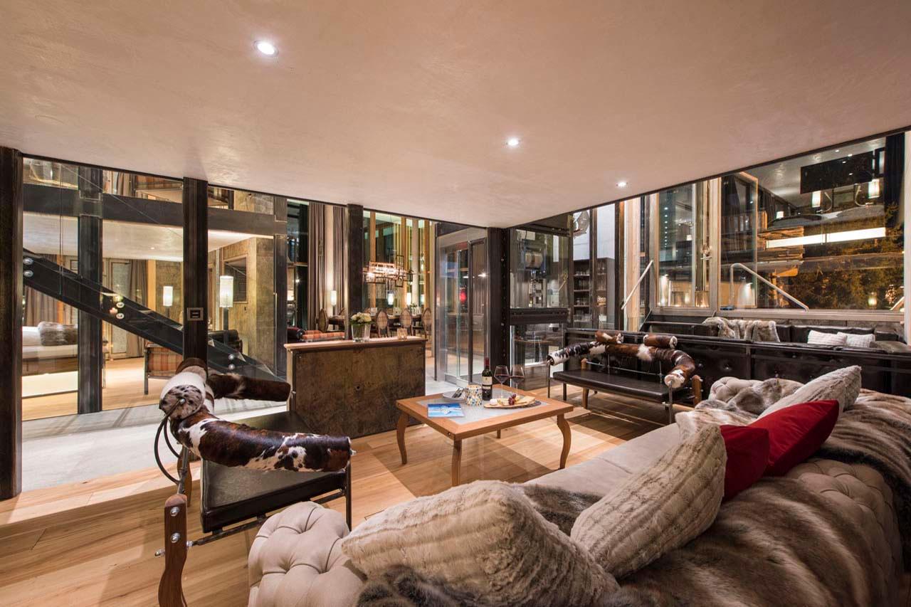 Cosy seating area in Backstage Luxury Loft in Zermatt