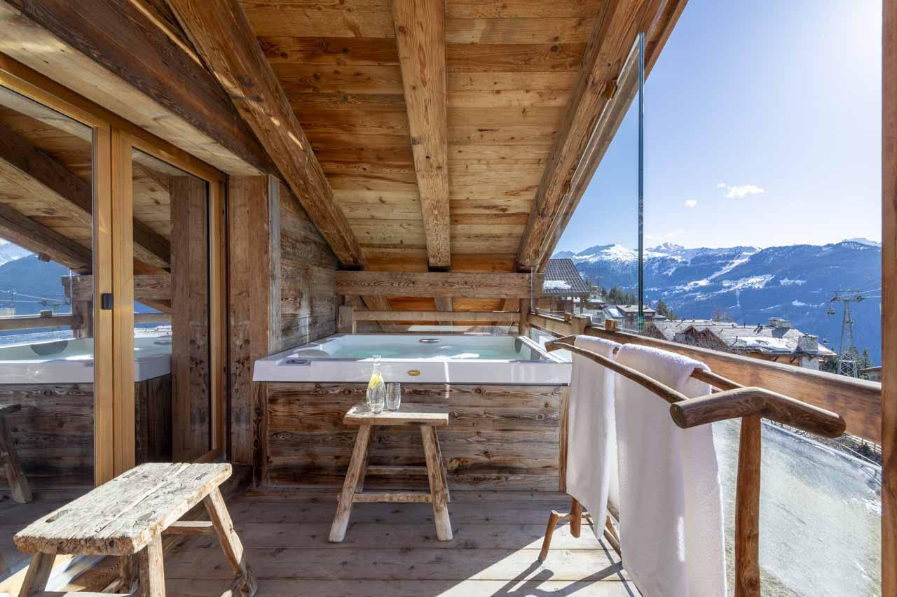 Hot tub in Basalte Penthouse, Verbier